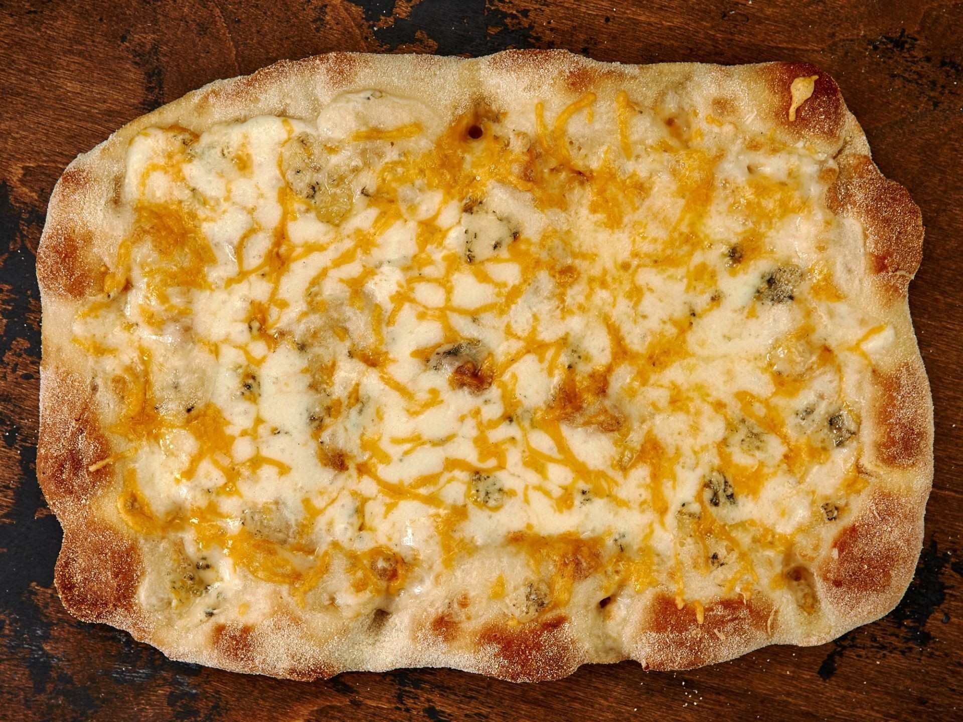 Пицца римская четыре сыра